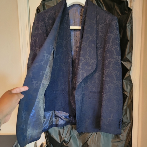 Men's formal suit - Picture 4 of 10